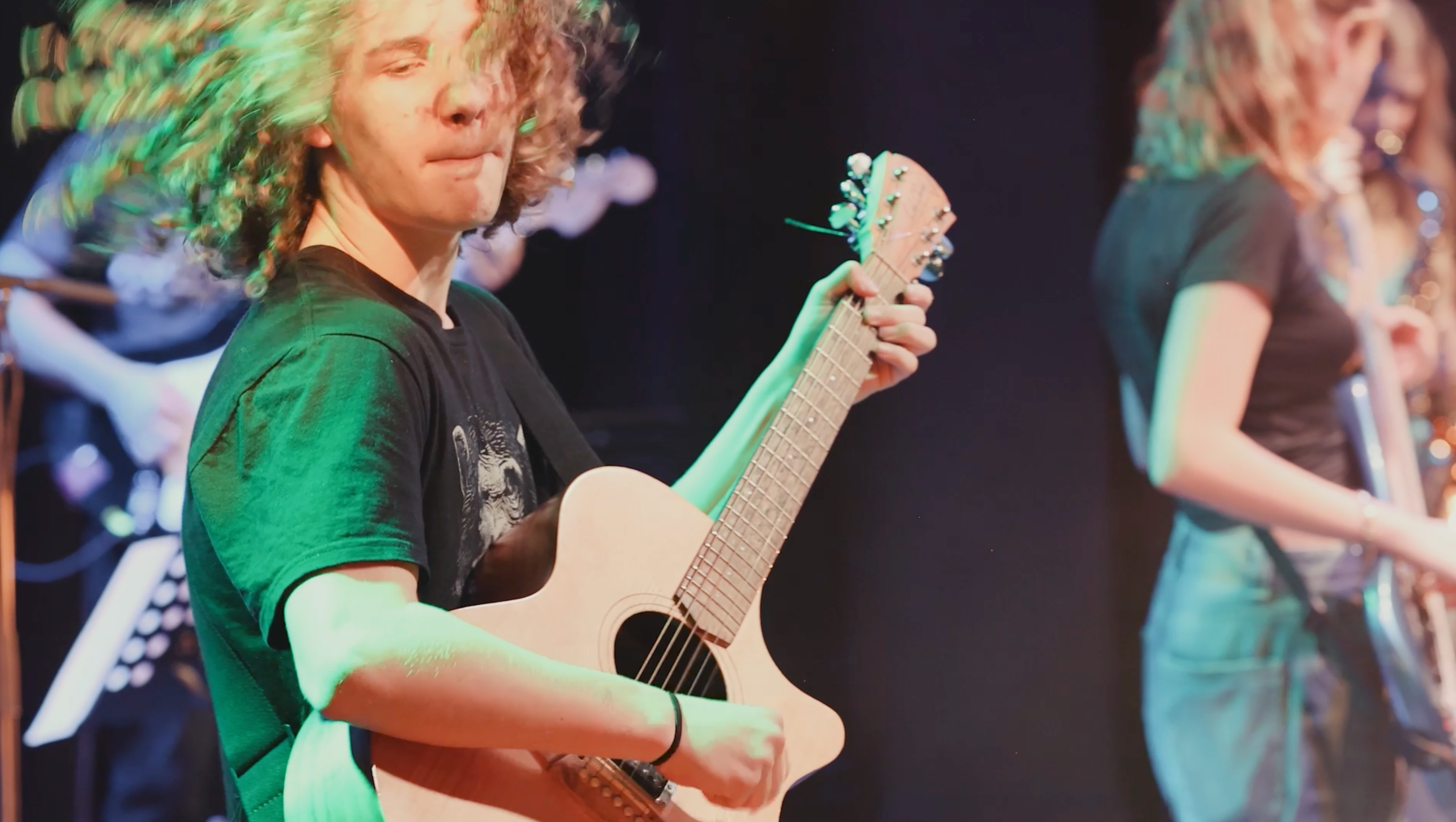 Load video: Bondi Wave